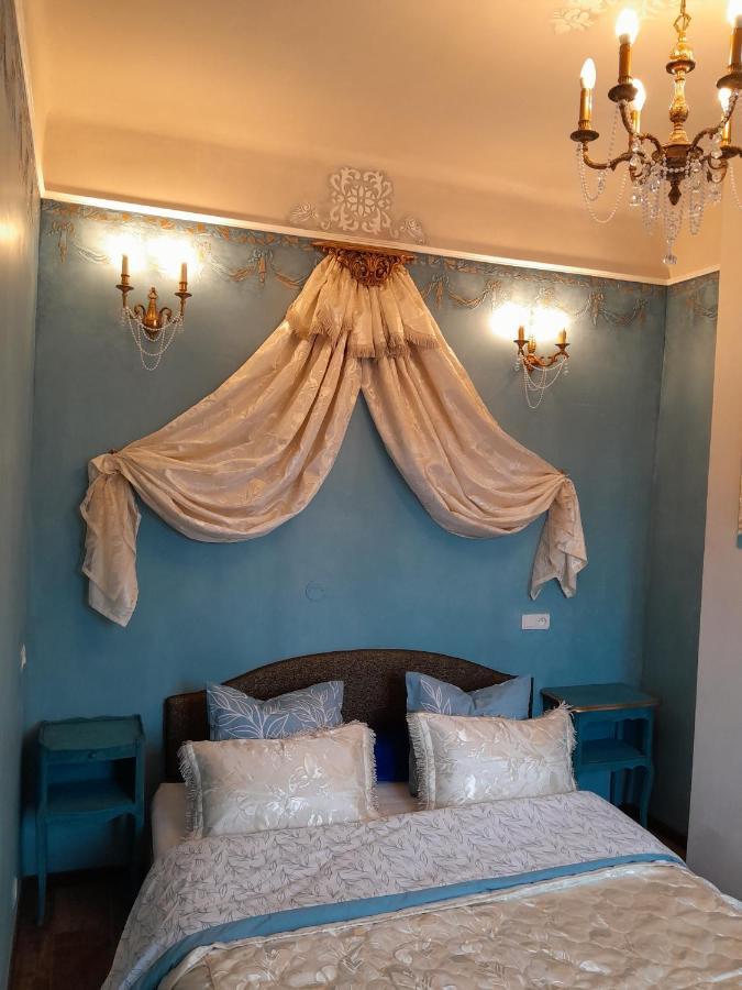 Penthouse En Bleu Royal Apartment Vinca ภายนอก รูปภาพ